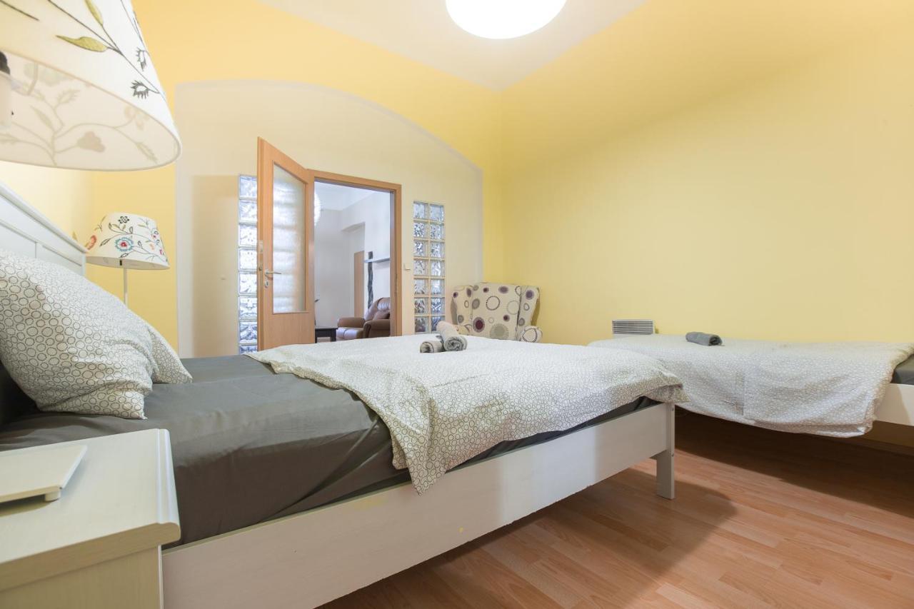 Premier Apartments Near The Museum 프라하 외부 사진
