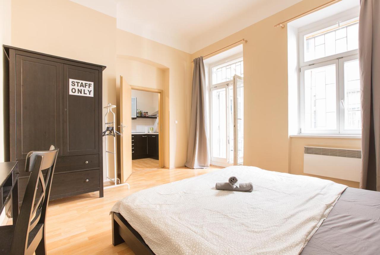 Premier Apartments Near The Museum 프라하 외부 사진